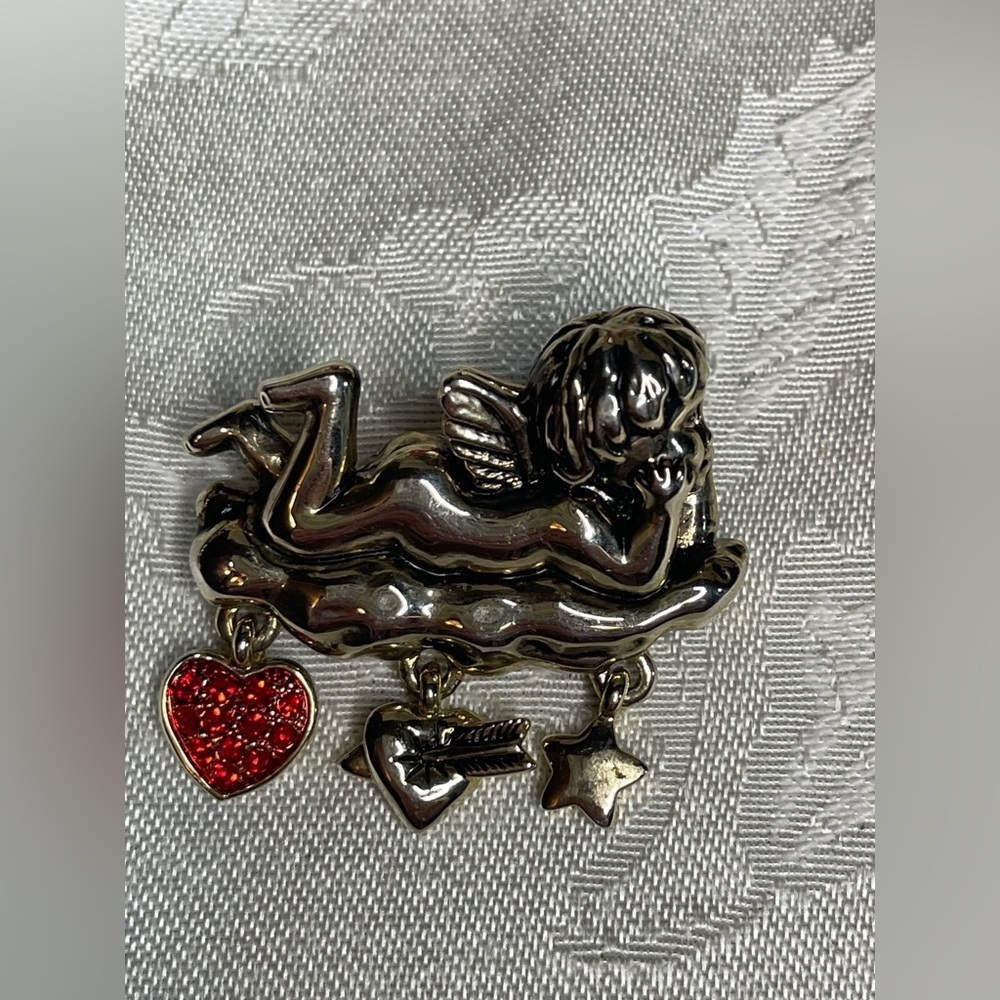 Vintage cherub brooch